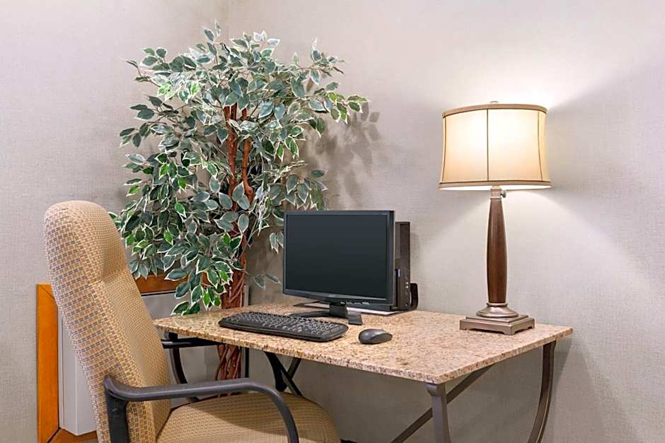 Travelodge by Wyndham Owen Sound ON