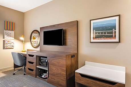 King Room - Hearing Access/Non-Smoking