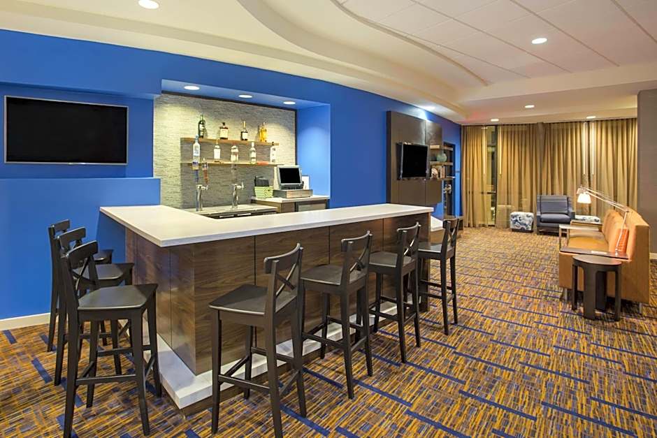 Courtyard by Marriott Austin Airport