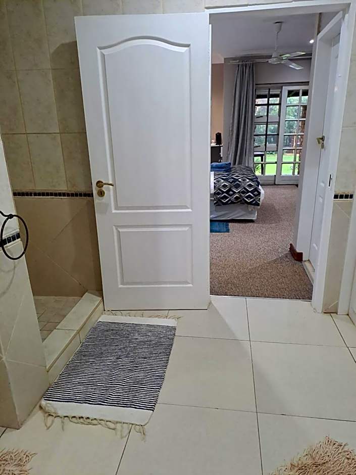 Shangrila-innibos Country Lodge