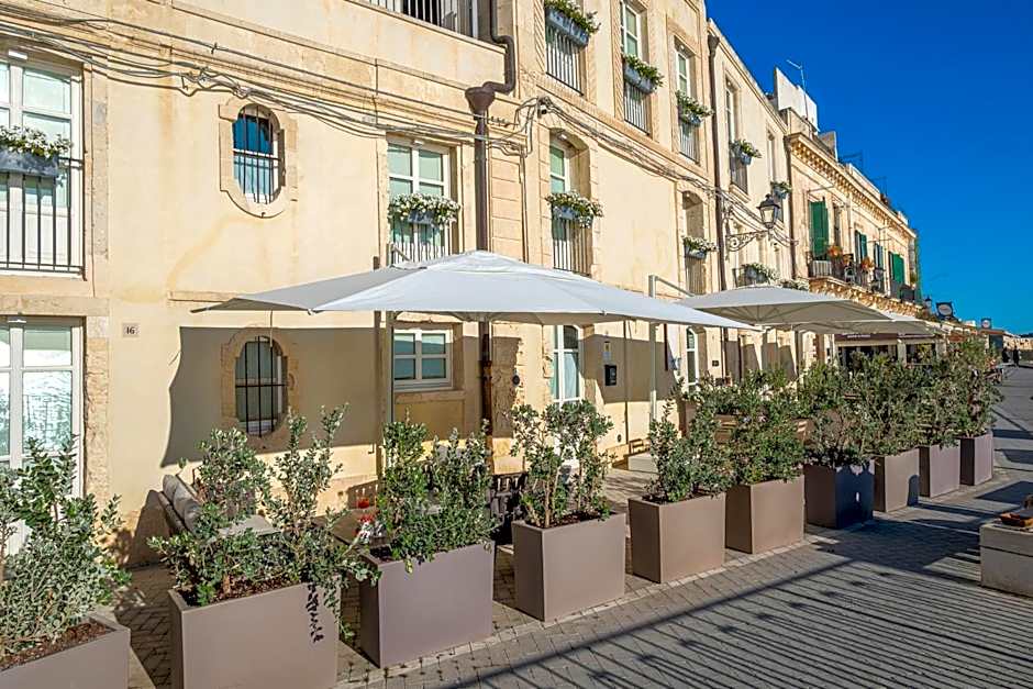 Palazzo Alfeo Aparthotel