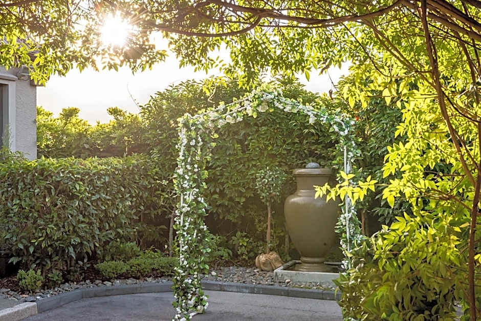 Suncourt Hotel & Conference Centre