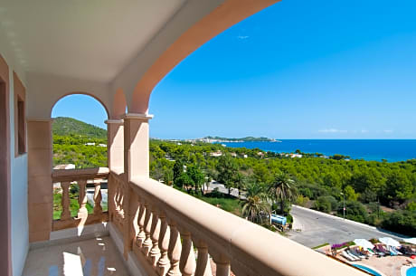 DOUBLE OR TWIN WITH TERRACE 2 ADULTS + 1 CHILD