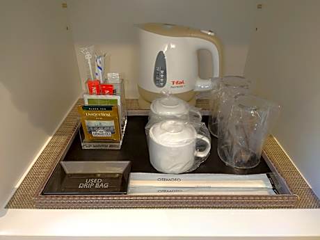 Day Use Room (6:00 Check in - 22:00 Check out)