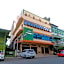 RedDoorz Plus near WTC Batanghari Mall