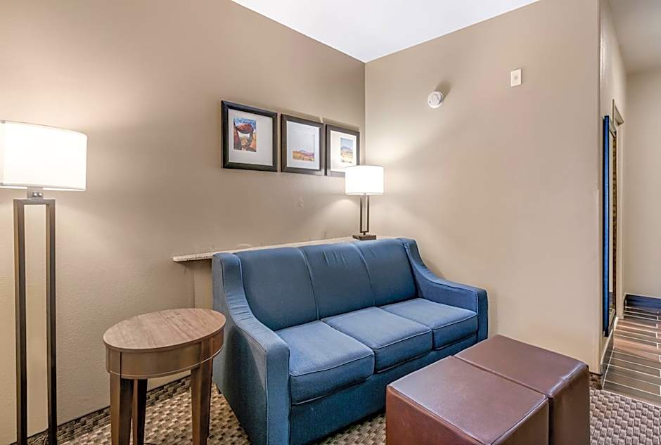 Comfort Suites