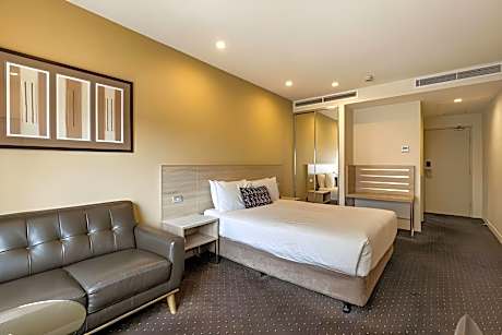 Grand Double Room with Dockland View