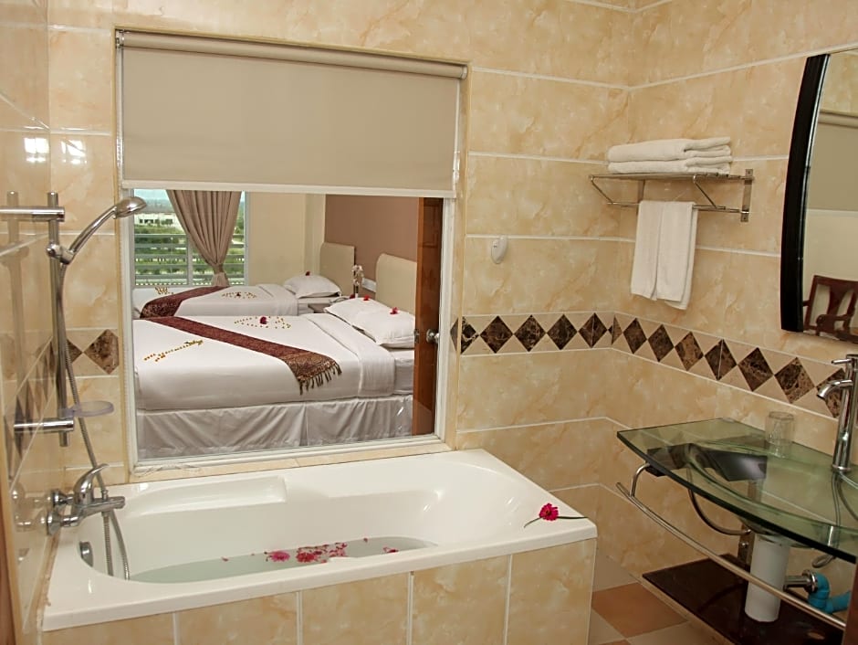 Zabu Thiri Hotel