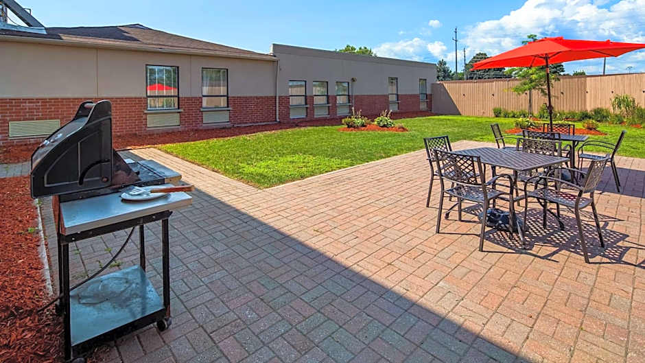 Best Western Plus Bowmanville