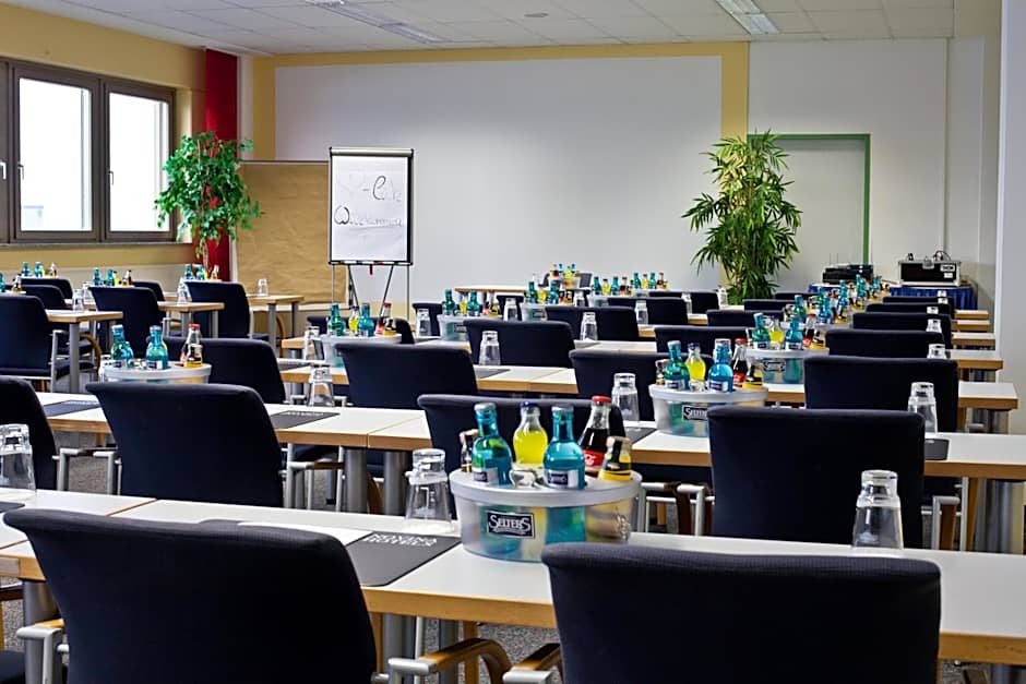 NOVINA HOTEL Sudwestpark