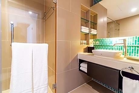 Suite, 1 Bedroom, Terrace (1 King Bed)