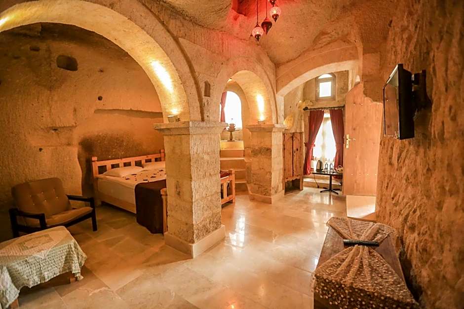Abu Hayat Cave Suites
