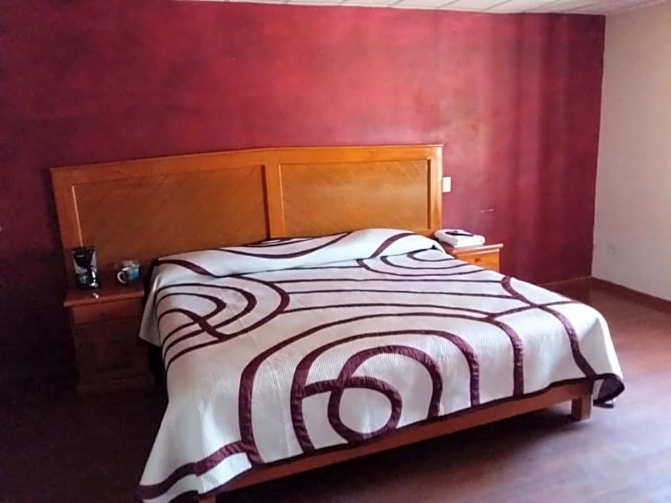 HOTEL RESTAURANT LOS PRISMAS