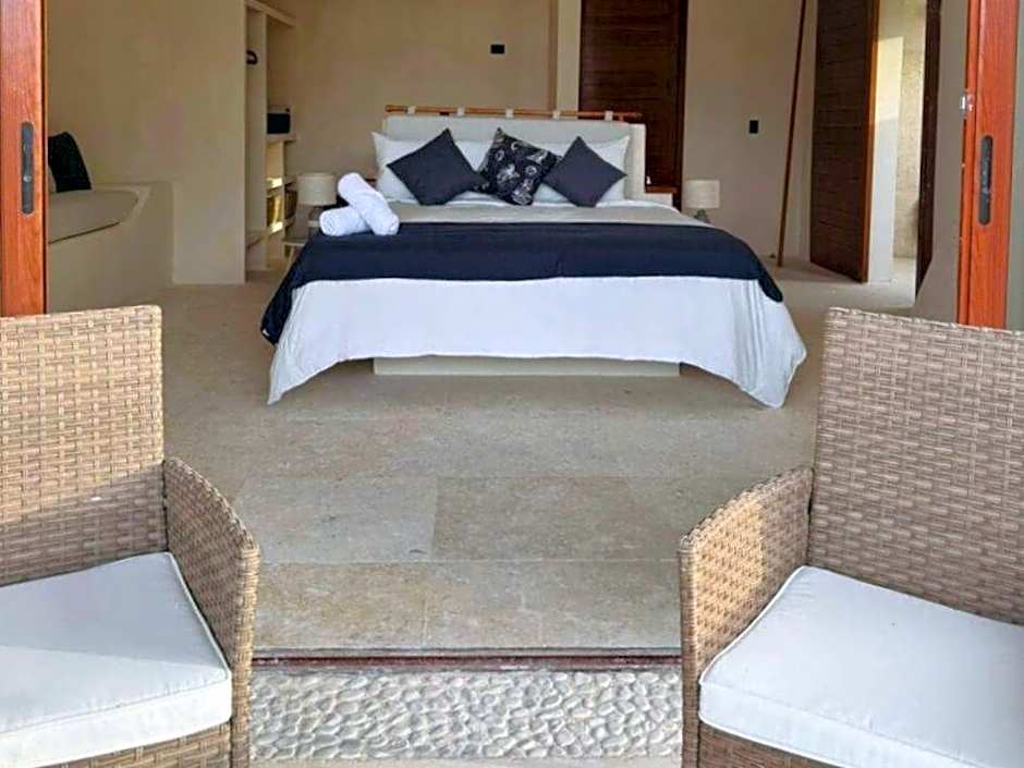 DK Luxury Ocean Front Villa - Adults Only