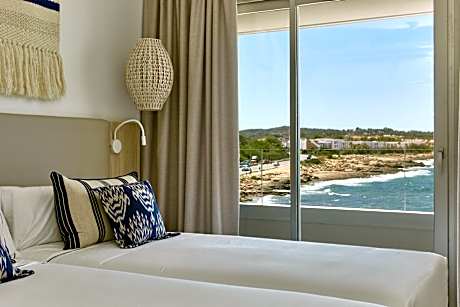 Presidential Two-Bedroom Suite with Panoramic Sea View and Big Terrace