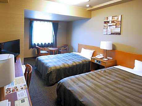 Twin Room - Non-Smoking - No Daily Cleaning