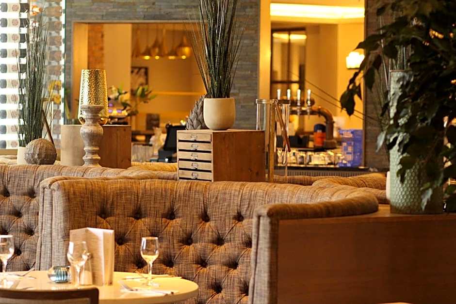 Riverside Lodge Hotel