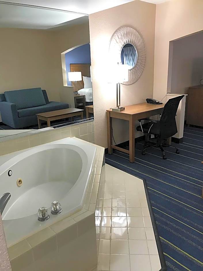 Days Inn by Wyndham Panama City