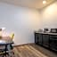 Holiday Inn Express Hotel & Suites Bedford By IHG