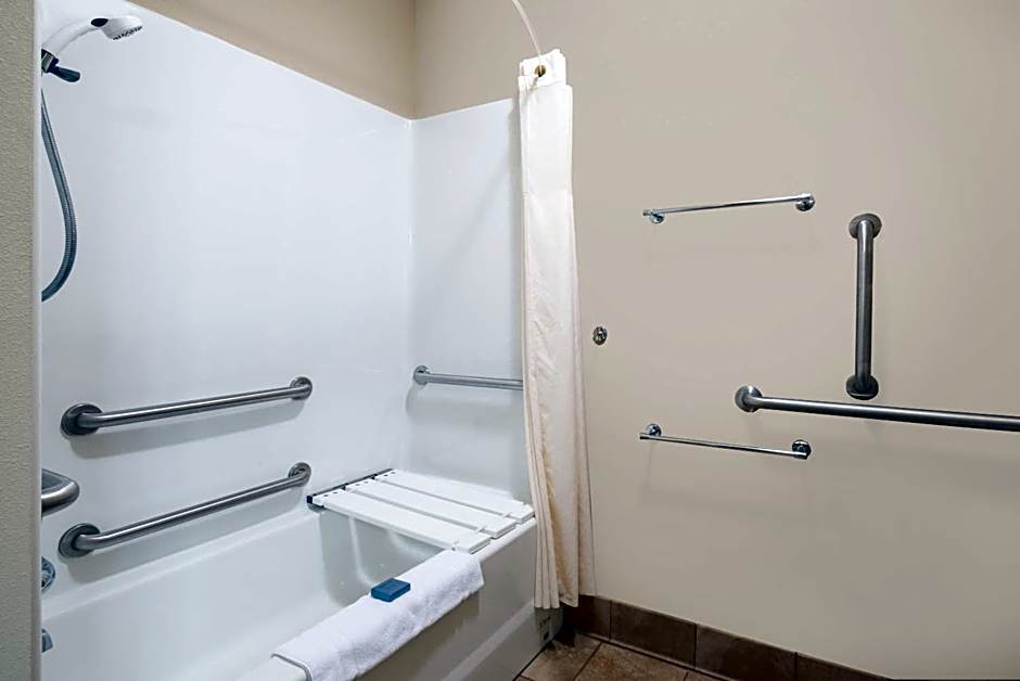 Hawthorn Suites by Wyndham Dickinson