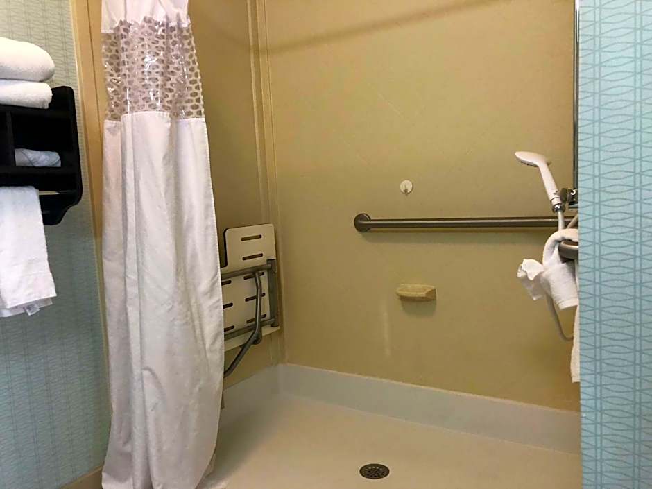 Hampton Inn By Hilton And Suites Nashville At Opryland