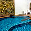 Blue Neptuna Hotel Patong by Koko