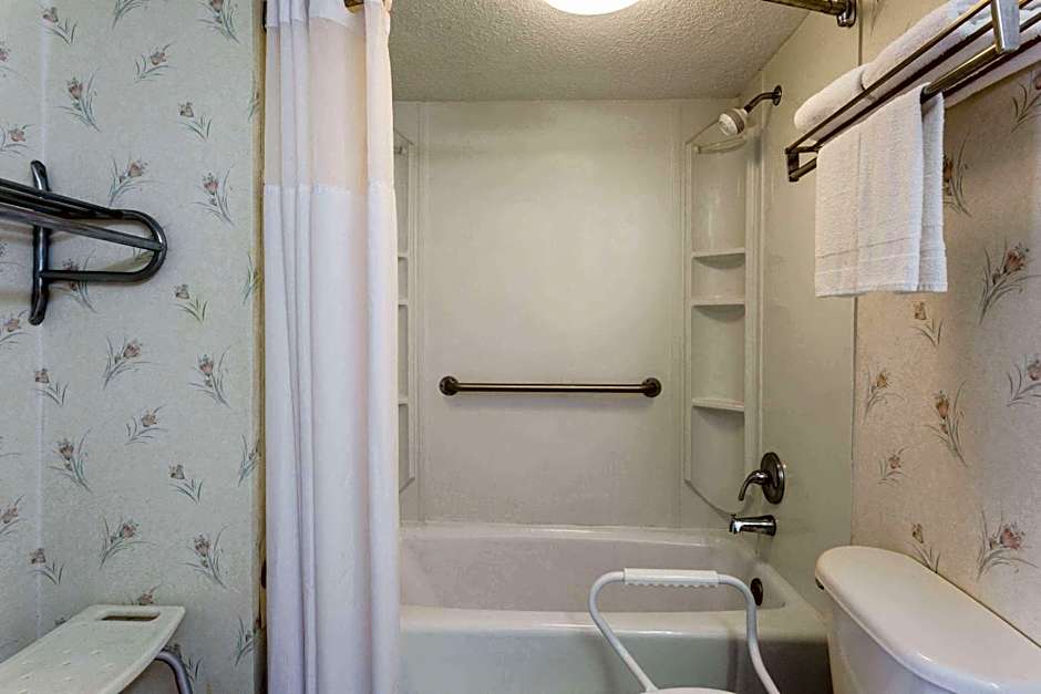 Days Inn by Wyndham Ashland