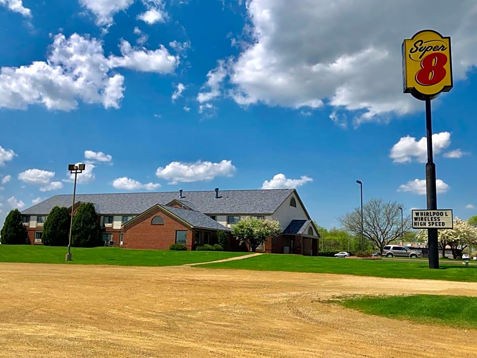 Super 8 by Wyndham Dodgeville