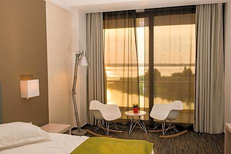 Double Room with Balcony and Lake View