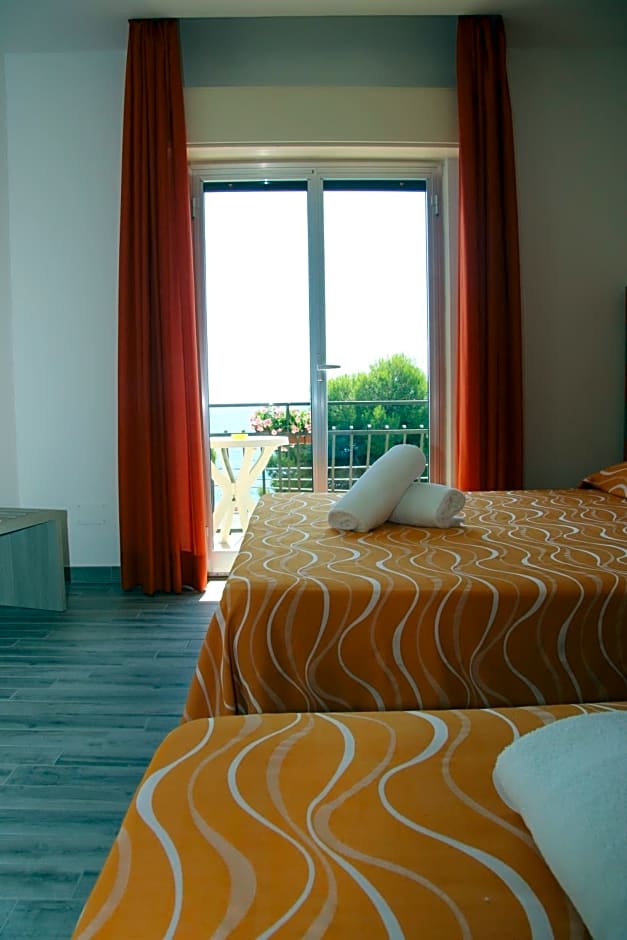 ChrisMare Hotel