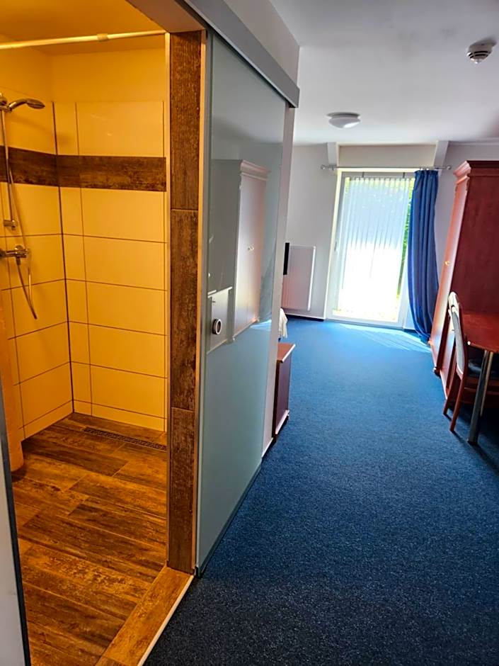 Hotel Hoyers in Pinneberg, Free Parking and WiFi