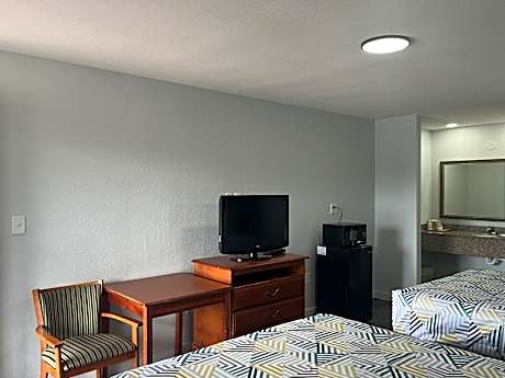 Queen Room with Two Queen Beds - Non-Smoking
