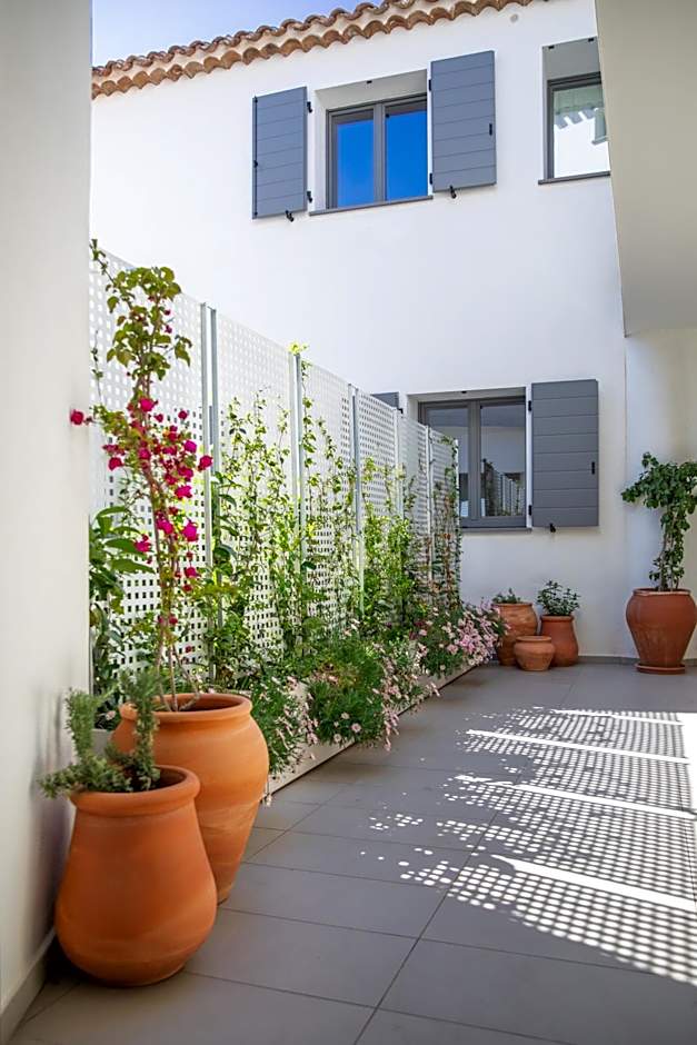 Domu Qirat - Authentic Rooms & Terraces