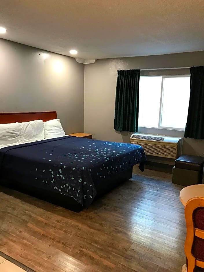Grove Motel