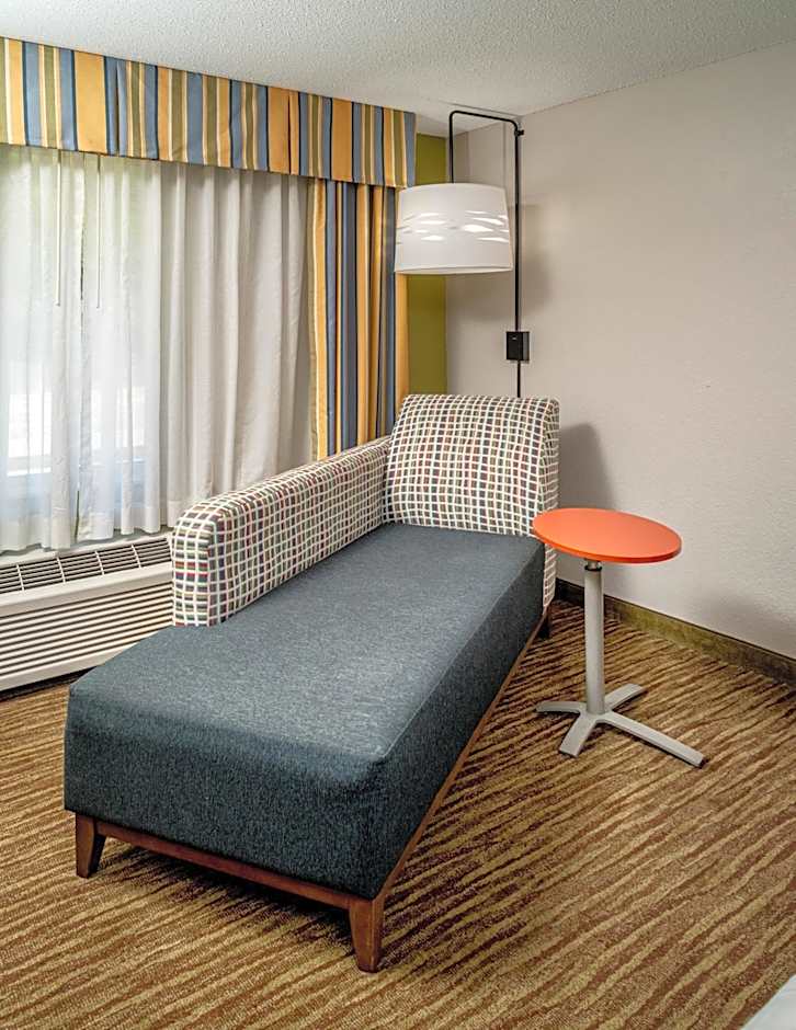 Holiday Inn Express and Suites Pikeville By IHG