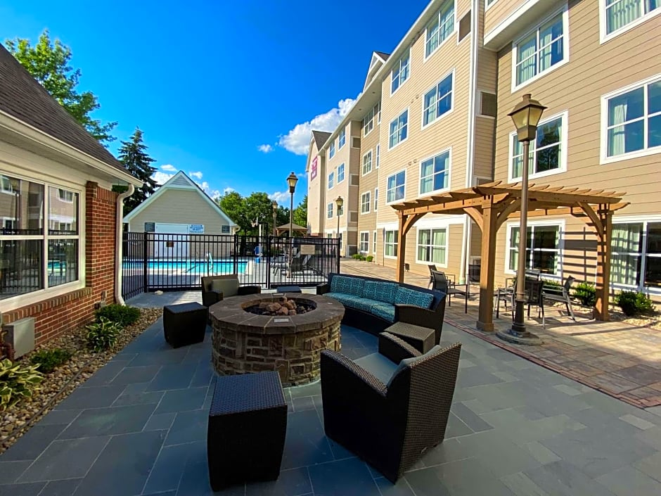 Worthington Suites – Columbus, OH