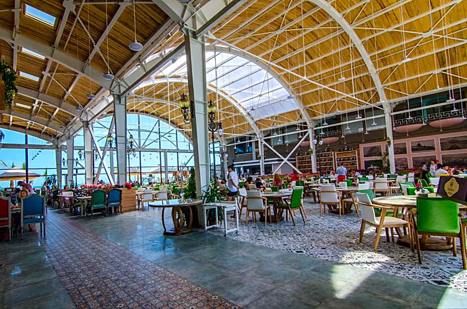 Phoenicia Royal Hotel
