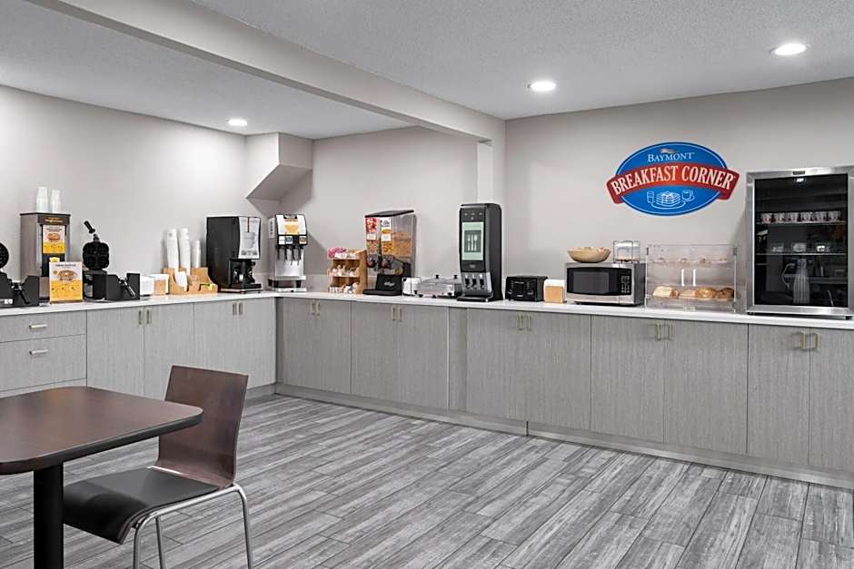 Days Inn by Wyndham Davenport