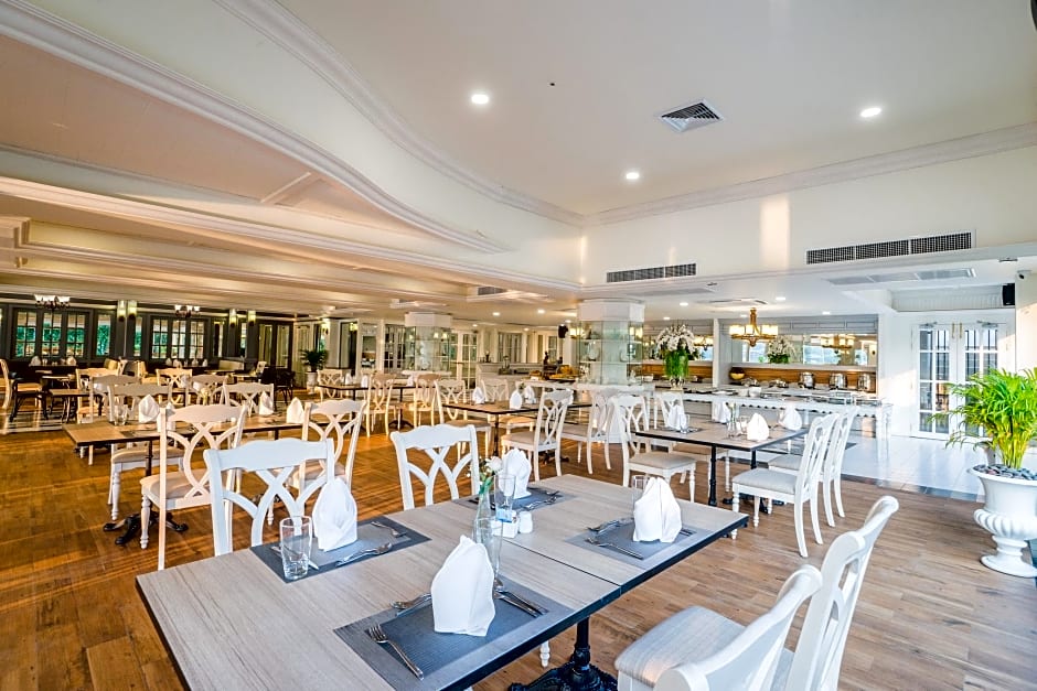 Kalanan Riverside Resort