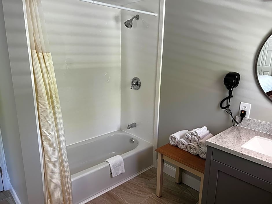 Captains Quarters Motel & Conference Center