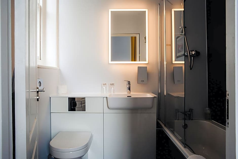 San Clu Hotel, Bar & Brasserie