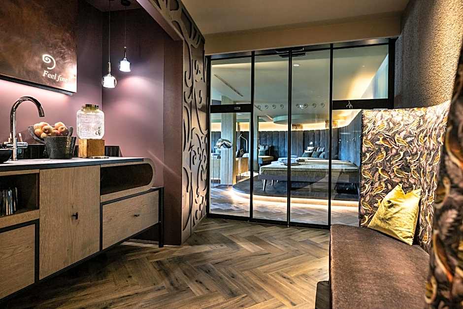 Hotel Emmy - five elements