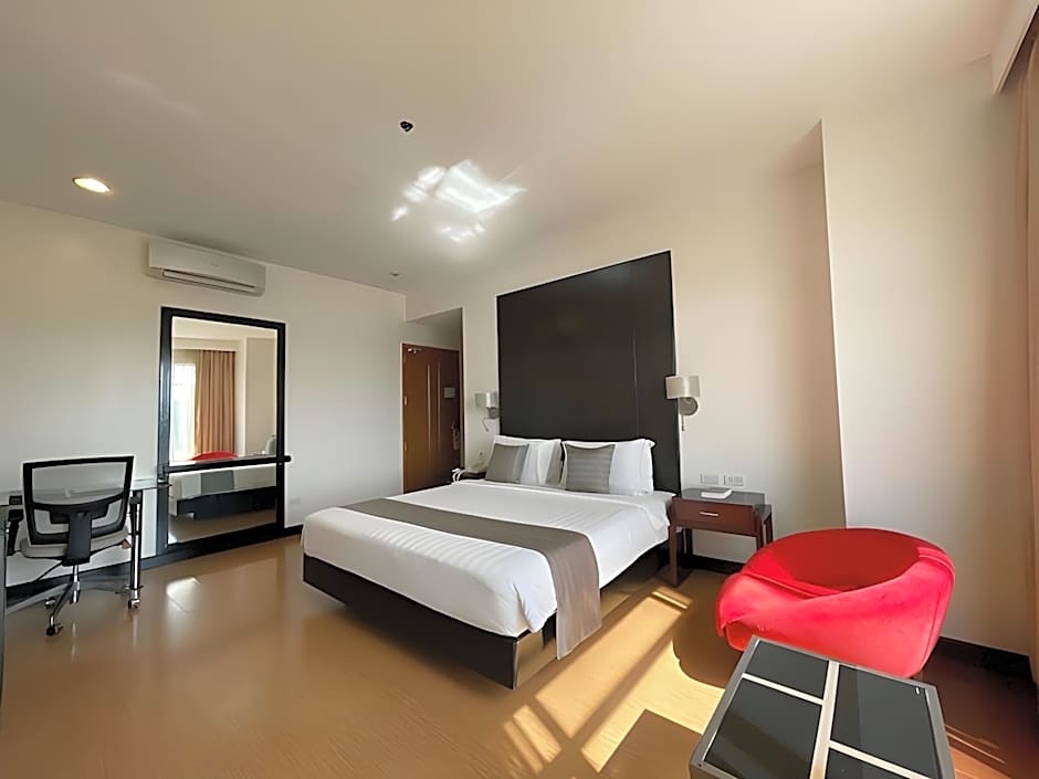 Paseo Premiere Hotel