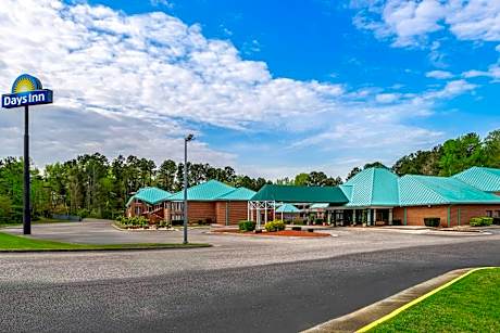 Days Inn by Wyndham Petersburg/South Fort Lee