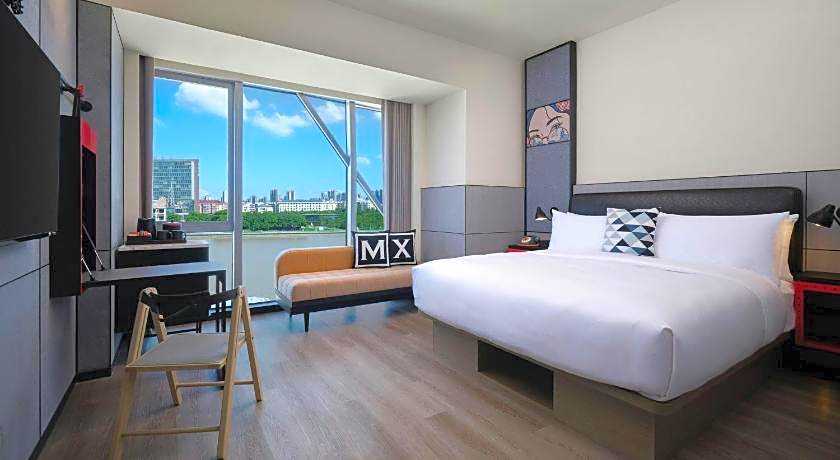 Moxy Ningbo Old Bund