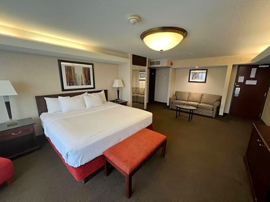 Hotel Lotus Kansas City Merriam