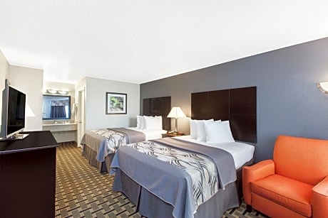 Queen Room with Two Queen Beds - Smoking