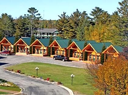 Cabins of Mackinaw & Lodge