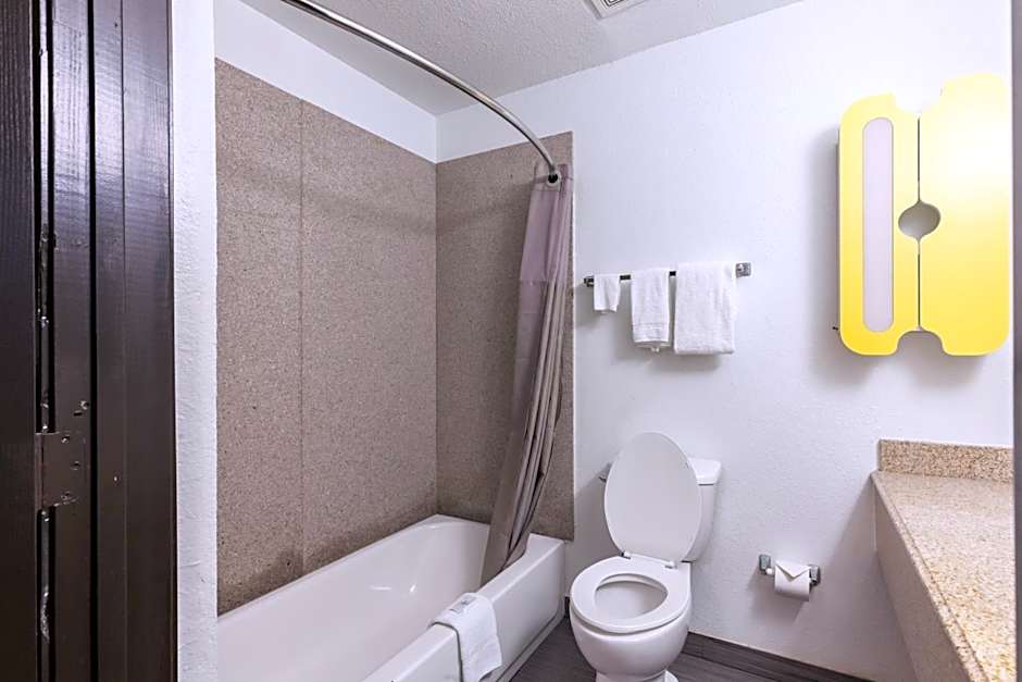 Studio 6-Port Arthur, TX - SE