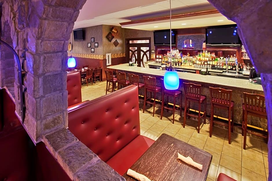 Holiday Inn Quincy, an IHG Hotel